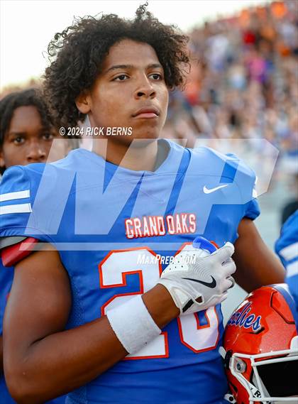 Thumbnail 1 in Grand Oaks vs College Park photogallery.