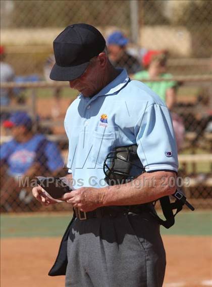 Thumbnail 3 in Los Alamitos vs. Norco (MaxPreps Tournament of Champions) photogallery.