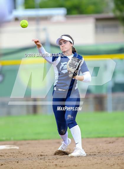 Thumbnail 3 in Crescenta Valley vs Barstow photogallery.