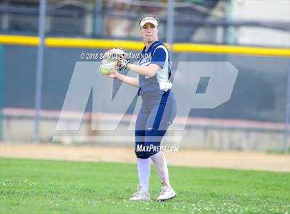 Thumbnail 2 in Crescenta Valley vs Barstow photogallery.