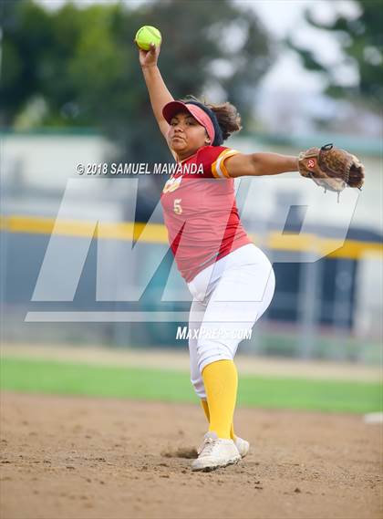 Thumbnail 2 in Crescenta Valley vs Barstow photogallery.