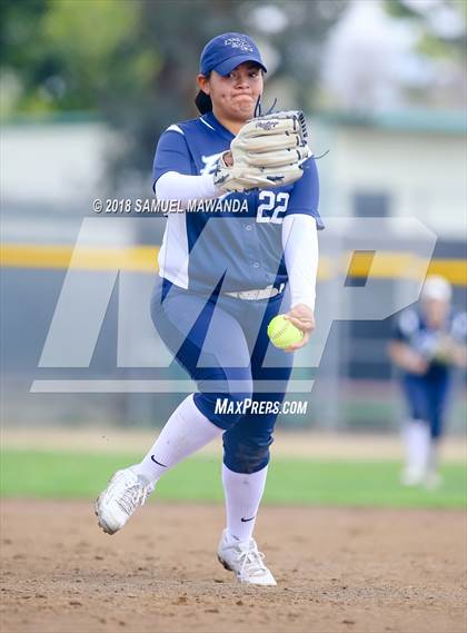 Thumbnail 1 in Crescenta Valley vs Barstow photogallery.