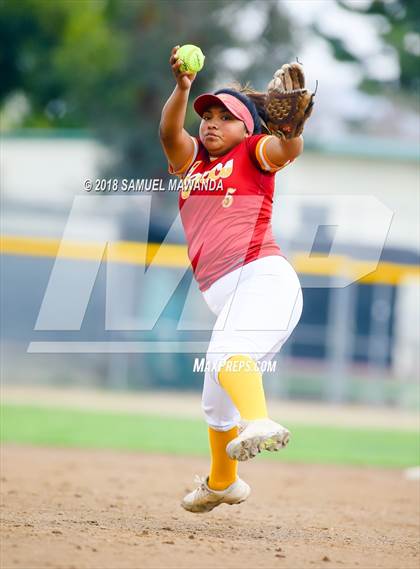 Thumbnail 1 in Crescenta Valley vs Barstow photogallery.
