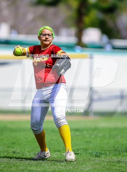 Thumbnail 2 in Crescenta Valley vs Barstow photogallery.