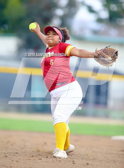 Thumbnail 2 in Crescenta Valley vs Barstow photogallery.