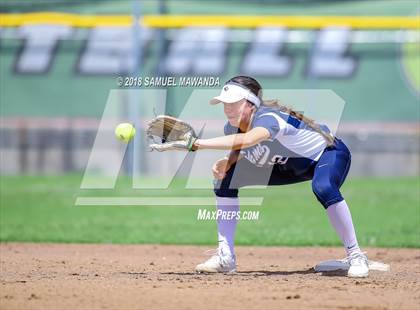 Thumbnail 3 in Crescenta Valley vs Barstow photogallery.