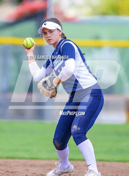 Thumbnail 2 in Crescenta Valley vs Barstow photogallery.