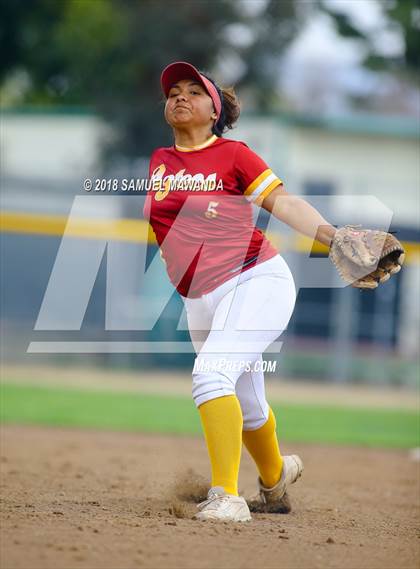 Thumbnail 3 in Crescenta Valley vs Barstow photogallery.