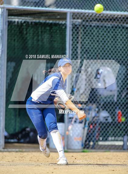 Thumbnail 2 in Crescenta Valley vs Barstow photogallery.
