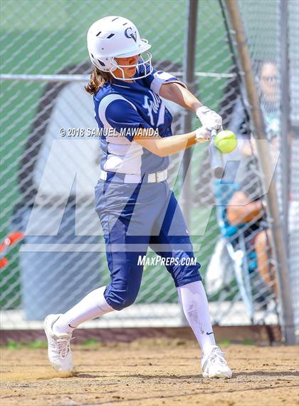 Thumbnail 3 in Crescenta Valley vs Barstow photogallery.
