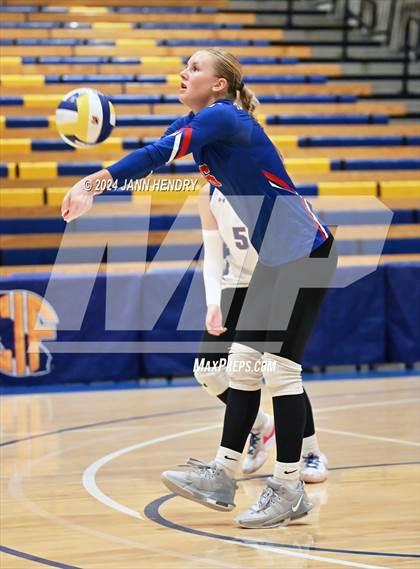 Thumbnail 2 in Immanuel vs Bell Gardens (CIF Division 5 Final) photogallery.