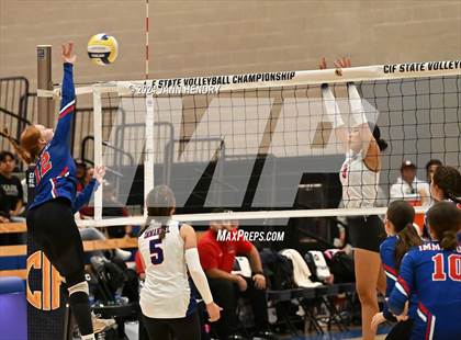 Thumbnail 2 in Immanuel vs Bell Gardens (CIF Division 5 Final) photogallery.