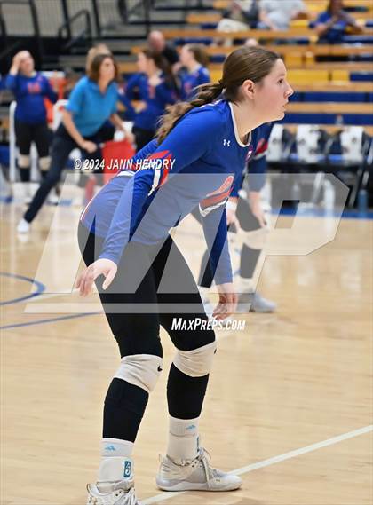 Thumbnail 2 in Immanuel vs Bell Gardens (CIF Division 5 Final) photogallery.
