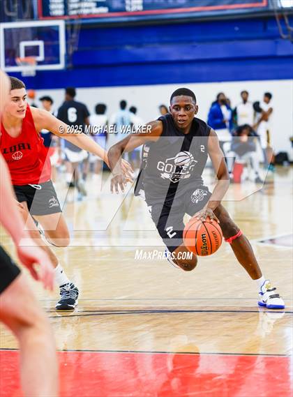 Thumbnail 3 in Long Island Lutheran Vs Kennedy (NYC Elite 32 Fall Brawl Tipoff) photogallery.