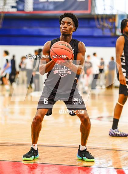 Thumbnail 3 in Long Island Lutheran Vs Kennedy (NYC Elite 32 Fall Brawl Tipoff) photogallery.