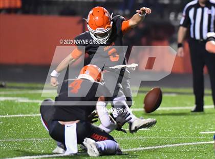 Thumbnail 2 in Pewitt vs. Elysian Fields (UIL 3A D2 Region III Semifinal) photogallery.