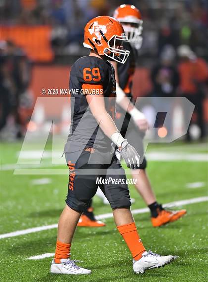 Thumbnail 2 in Pewitt vs. Elysian Fields (UIL 3A D2 Region III Semifinal) photogallery.