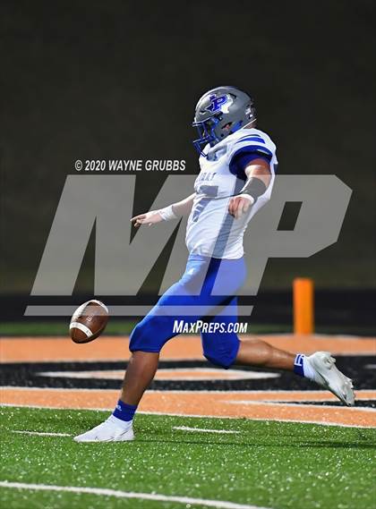 Thumbnail 1 in Pewitt vs. Elysian Fields (UIL 3A D2 Region III Semifinal) photogallery.