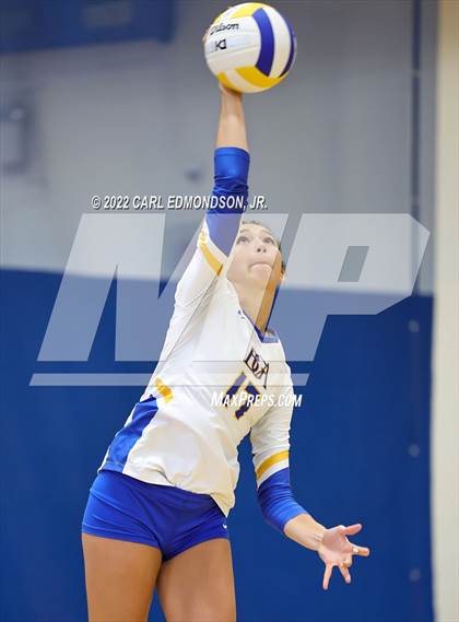 Thumbnail 3 in Ensworth @ Battle Ground Academy photogallery.
