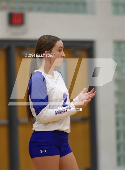 Thumbnail 3 in Grand Saline vs Alba-Golden photogallery.