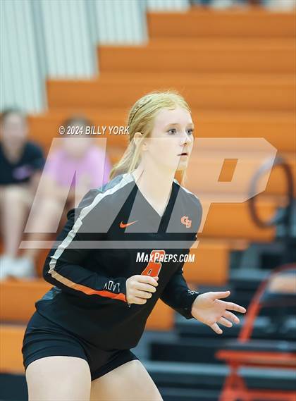 Thumbnail 2 in Grand Saline vs Alba-Golden photogallery.
