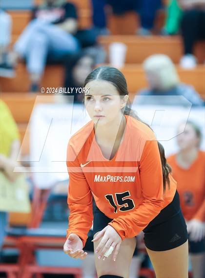 Thumbnail 3 in Grand Saline vs Alba-Golden photogallery.