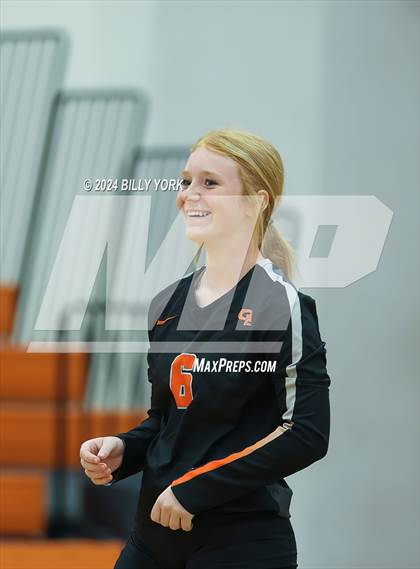 Thumbnail 2 in Grand Saline vs Alba-Golden photogallery.