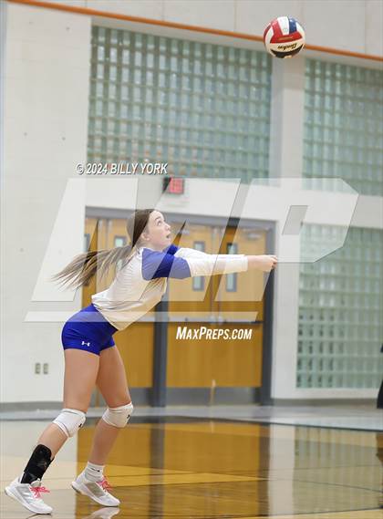 Thumbnail 2 in Grand Saline vs Alba-Golden photogallery.