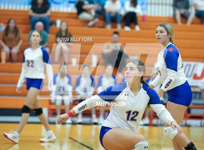 Thumbnail 2 in Grand Saline vs Alba-Golden photogallery.