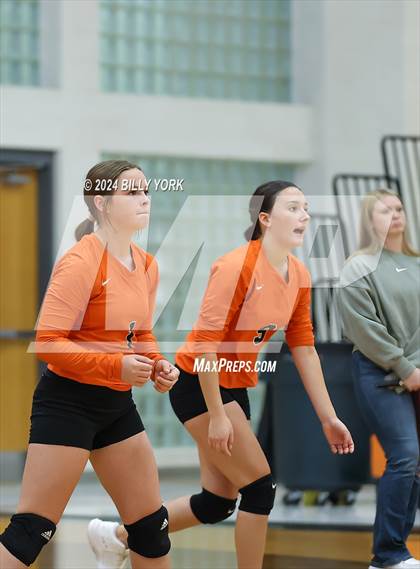 Thumbnail 1 in Grand Saline vs Alba-Golden photogallery.