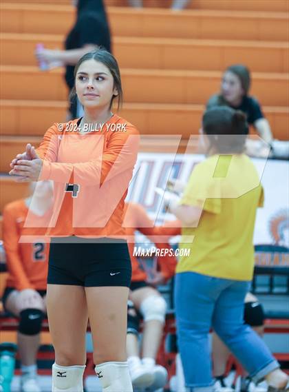 Thumbnail 2 in Grand Saline vs Alba-Golden photogallery.