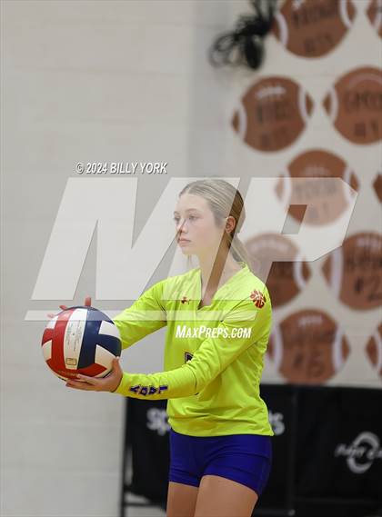 Thumbnail 2 in Grand Saline vs Alba-Golden photogallery.