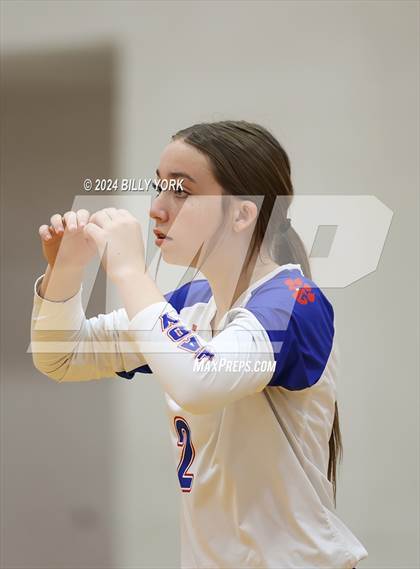 Thumbnail 2 in Grand Saline vs Alba-Golden photogallery.