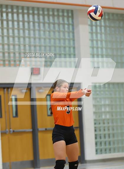 Thumbnail 3 in Grand Saline vs Alba-Golden photogallery.