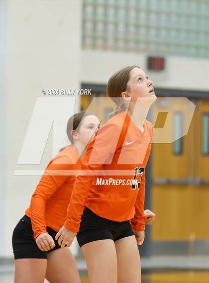 Thumbnail 1 in Grand Saline vs Alba-Golden photogallery.