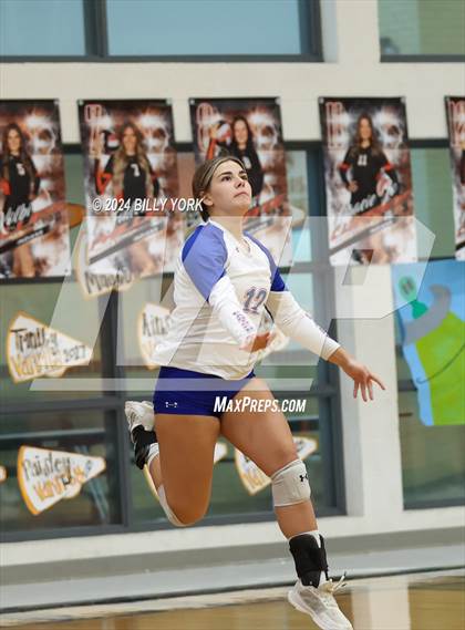 Thumbnail 2 in Grand Saline vs Alba-Golden photogallery.