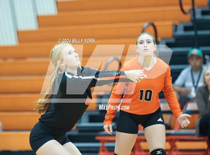Thumbnail 2 in Grand Saline vs Alba-Golden photogallery.
