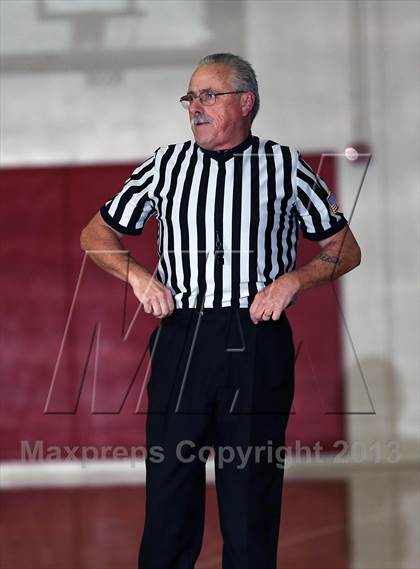Thumbnail 1 in Eagle Rock vs. Duarte "GHS 2012 Holiday Tournament" photogallery.