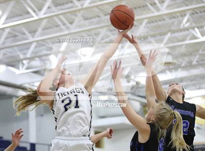 Thumbnail 1 in Hilliard Bradley vs Teays Valley (OHSAA D1 Sectional) photogallery.