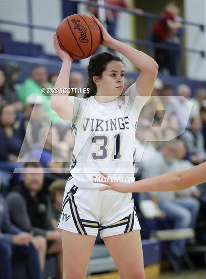 Thumbnail 3 in Hilliard Bradley vs Teays Valley (OHSAA D1 Sectional) photogallery.