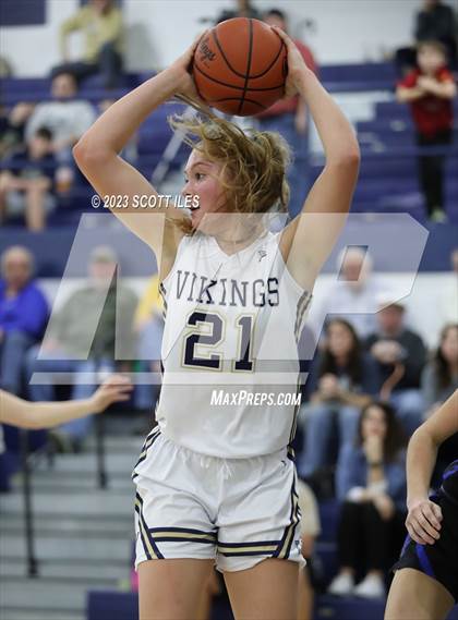 Thumbnail 3 in Hilliard Bradley vs Teays Valley (OHSAA D1 Sectional) photogallery.