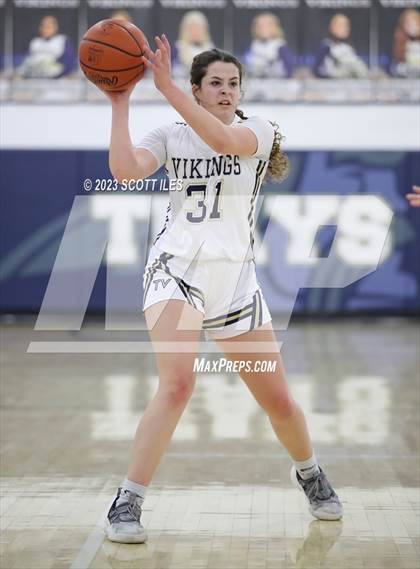 Thumbnail 2 in Hilliard Bradley vs Teays Valley (OHSAA D1 Sectional) photogallery.