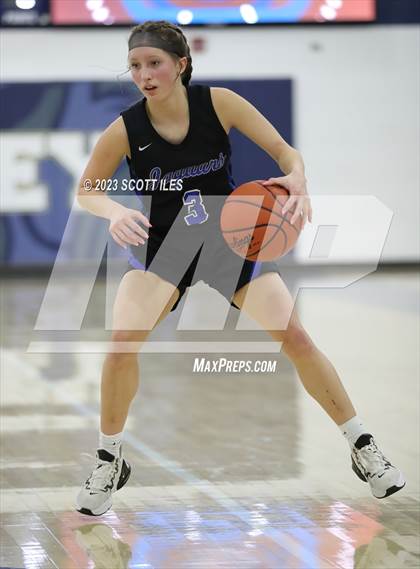 Thumbnail 1 in Hilliard Bradley vs Teays Valley (OHSAA D1 Sectional) photogallery.