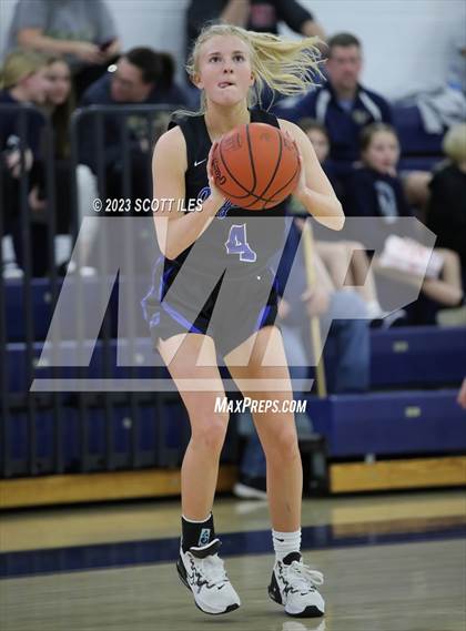 Thumbnail 1 in Hilliard Bradley vs Teays Valley (OHSAA D1 Sectional) photogallery.