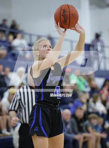 Thumbnail 3 in Hilliard Bradley vs Teays Valley (OHSAA D1 Sectional) photogallery.
