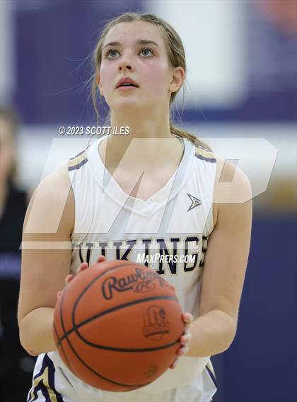 Thumbnail 3 in Hilliard Bradley vs Teays Valley (OHSAA D1 Sectional) photogallery.