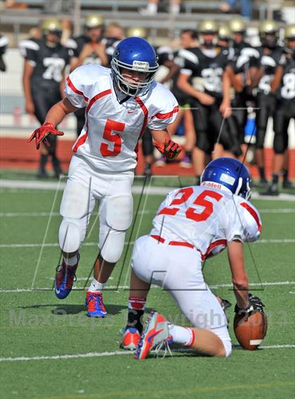 Thumbnail 1 in Fossil Ridge Black @ Grapevine White photogallery.