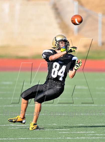 Thumbnail 1 in Fossil Ridge Black @ Grapevine White photogallery.