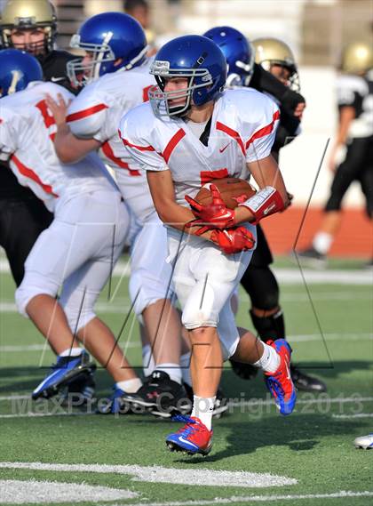 Thumbnail 1 in Fossil Ridge Black @ Grapevine White photogallery.