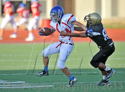 Thumbnail 1 in Fossil Ridge Black @ Grapevine White photogallery.